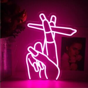 Neon Sign Decor 🏡